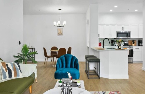 Glendale Sports and Entertainment District Apartment | TWO Glendale CozySuites with Pool & Jacuzzi 02&09