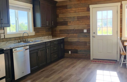 Dingle House | TWO HOMES 20 min from Bear Lake, sleeps 30 +RV
