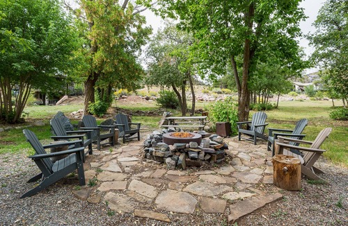 Durango House | Two Pet Friendly Rustic Cabins on the Animas River - 6 Min to Downtown DGO