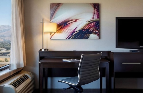 Milpitas Hotel | Two Pet-friendly Units! Fitness Center, Airport Shuttle