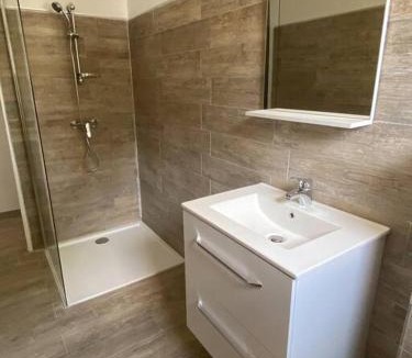 Aleria Apartment | U Primu Appartement spacieux au calme Aléria