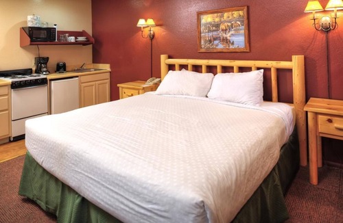 Kohls Ranch Resort | Ultimate Outdoor Getaway Unit! Near Sardine Point Day Use Area, Nature Setting