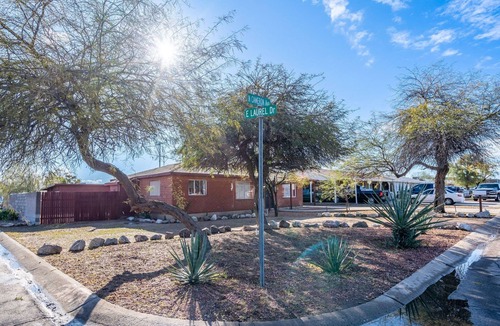 Casa Grande House | Under the Mesquites - in the heart of Casa Grande