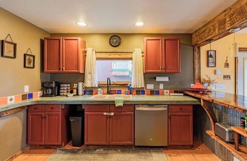 Riverfront House | Unique 3-bedroom house close to Downton in Riverfront Neighborhood.