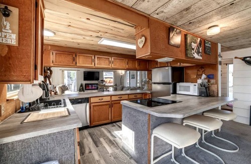 Bayview Boat Rental | Unique Floating Home on Lake Pend O'reille near Coeur d’Alene, Perfect for a Weekend on the Water