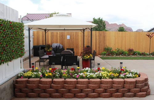 Colorado City House | Unique & Luxury 4-Bed Retreat ‘Year-Round Gardens'