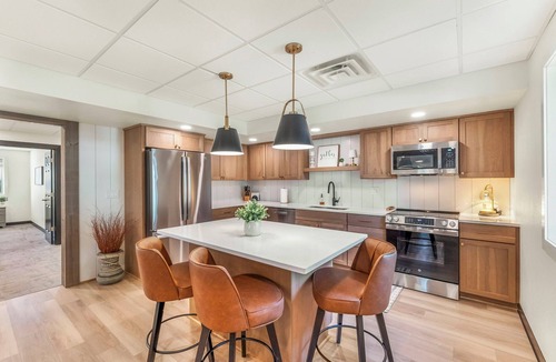 Austinville House | Uniquely renovated 4-bedroom barn with cozy charm and space