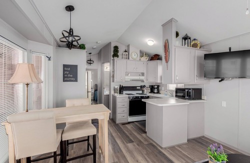 Mesa House | Updated 1-bedroom queen/Free WiFi, AC Resort of Greenfield Village Mesa 55+