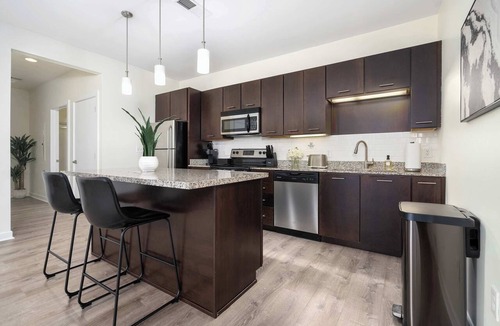 Grandview Heights Apartment | Updated 2-Bedroom with a pool and hot tub