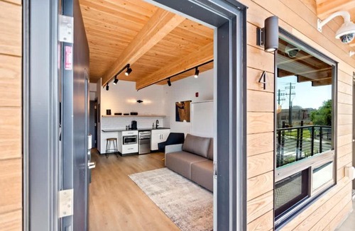 West Central Apartment | Uprise 4 Bridgewater Lofts