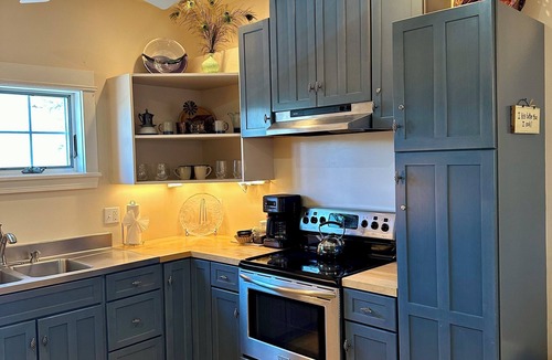 Westcliffe Hotel | Upscale 2BR Mountain Retreat