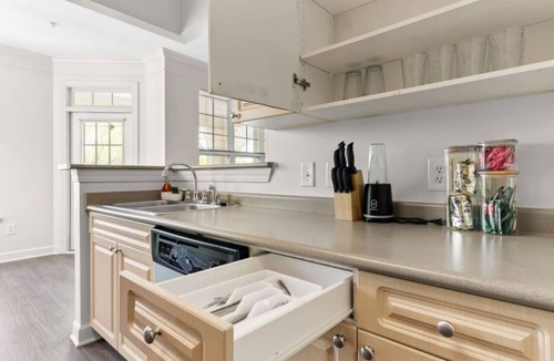 Southwest Raleigh Apartment | Upscale King 3 Bed Suite—Mins to Downtown Raleigh!