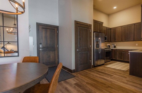 Sandpoint Condo | Upscale Lakeview Condo in Downtown Sandpoint