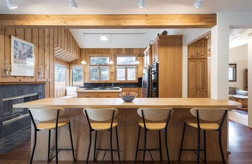 Ketchum House | Upscale Oasis in the Heart of Ketchum with Private Back Yard, Jacuzzi and Sauna