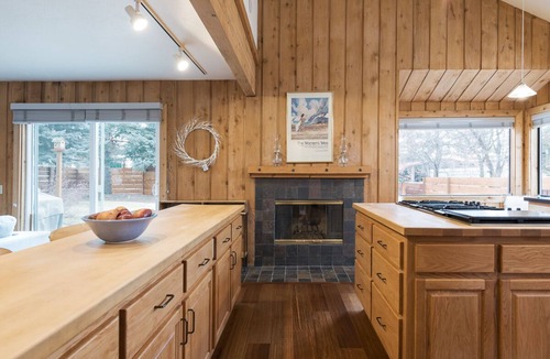 Ketchum House | Upscale Oasis in the Heart of Ketchum with Private Back Yard, Jacuzzi and Sauna