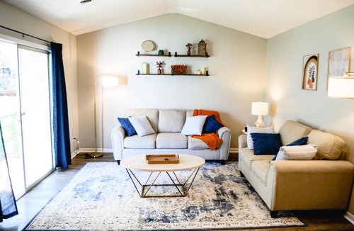Huntington House | Urban Cottage: Homey & Convenient