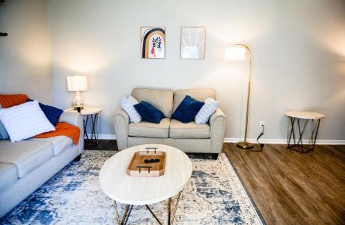 Huntington House | Urban Cottage: Homey & Convenient