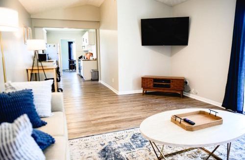 Huntington House | Urban Cottage: Homey & Convenient