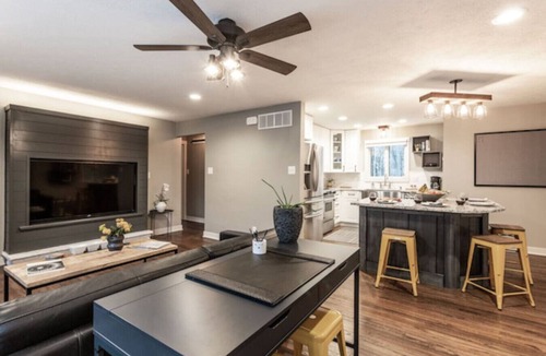 Indianapolis House | Urban Retreat @Keystone 2BED/1BA Wooded Sanctuary