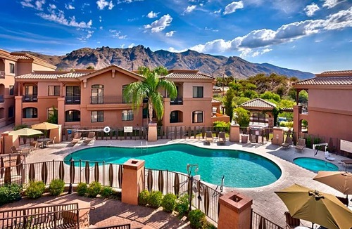 Catalina Foothills Estates Hotel | 3-Star Hotel ∙ Embassy Suites Tucson - Paloma Village