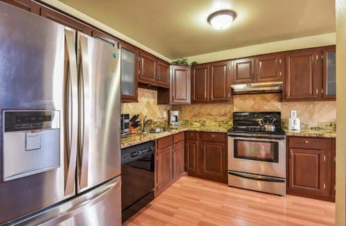 Flagstaff Villa | Utopia End-Unit Townhome On the 18th Hole Pool Table Fun Porch with Great Views