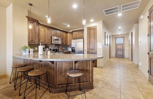 Hurricane Hotel | Vacation Rentals at Sand Hollow Resort