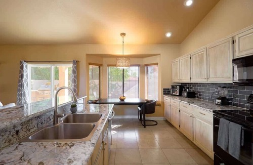 Paradise Park Vista House | Valletta-Sparkling Pool-Game Room-Putting Green