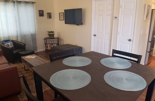 Keeling Apartment | 💖Value, Clean&Comfy Stay|AC|<2 mi UofA| Pets Ok💖