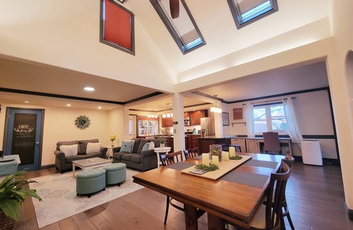 Santa Rosa House | Vaulted Ceilings, Skylights, Screened Patio, Gourmet Kitchen
