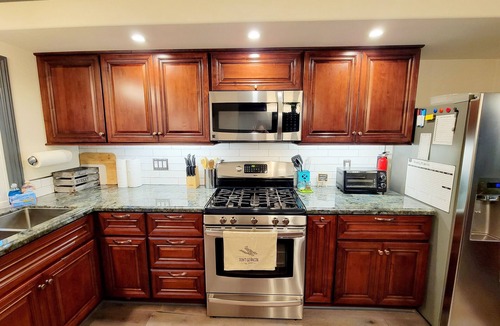 Santa Rosa House | Vaulted Ceilings, Skylights, Screened Patio, Gourmet Kitchen