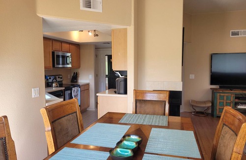 Tucson Condo | Ventana Golf Views from the Back-Stunning Mountains from the Front