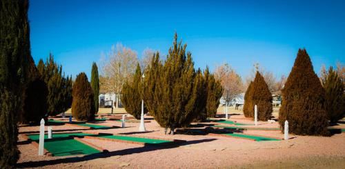 Cherry Resort | Verde Valley Deck Cottage 8