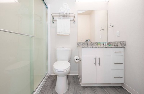 Clegg Apartment | Viagem|Glowing 2BR with Gym+Parking+Outdoor Area