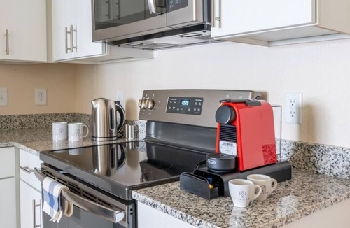 Clegg Apartment | Viagem|Welcoming 1BR with Gym+Sunny Area+Parking