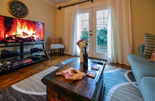Garden District House | ViaLago Charming Mediterranean Villa with Sunny Courtyard in Downtown Coeur