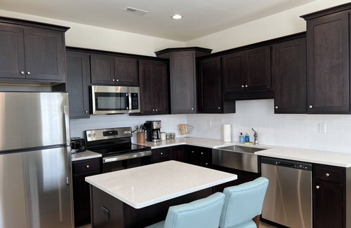 Northeast Virginia Beach House | ViBe District Retreat #2