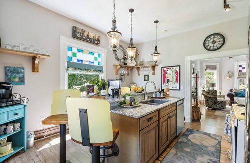Newberg House | Victorian Secrets 1897 Home - Curious? Eclectic, convenient & ❤️ of wine country