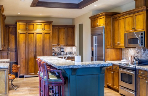 Elkhorn Cottage | View Cottage w/Mountain Views & Steps to Shops, Dining, & Outdoor Activities