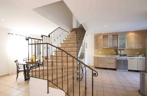 Calvi Villa | Villa-4 chambres (8)-Ensuite-Villa-Garden view