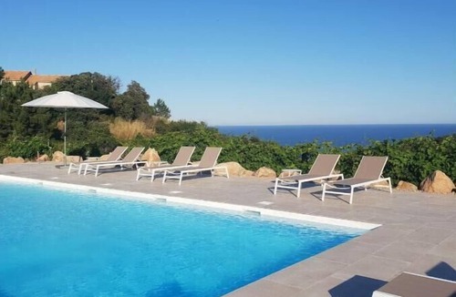 Solenzara Villa | Villa 62m² AU Coeur DES Vignes Face MER Piscine Partagee Chauffee