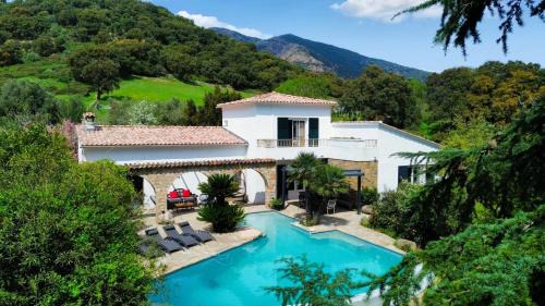 Tavaco Villa | Villa A CASA DI FICU à 14kms d'Ajaccio et des plages avec Piscine Jacuzzi Pétanque Sans vis à vis