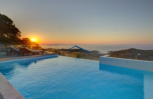 Kea Villa | Villa Ailea with an infinity swimming pool and a great sunset and sea view.