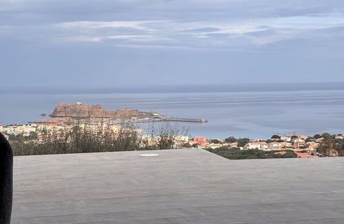 L'Ile-Rousse Villa | Villa Bellagio between sea and mountains, with breathtaking panoramic views.