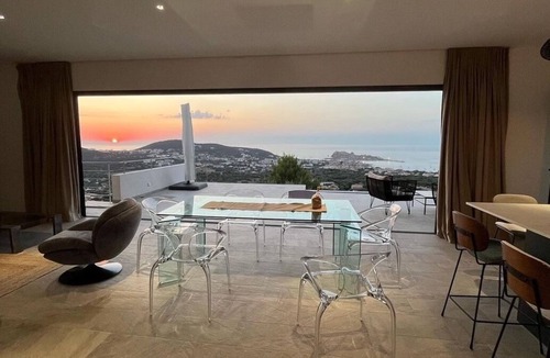L'Ile-Rousse Villa | Villa Bellagio between sea and mountains, with breathtaking panoramic views.