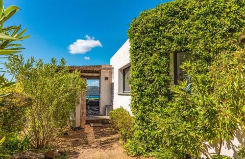 Cala Rossa Villa | Villa Cala Rossa Di Lecci