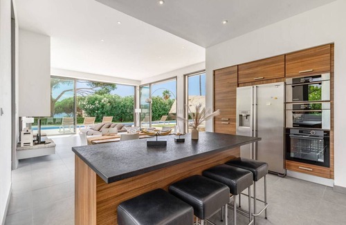 Porticcio House | Villa California - 6 bedrooms, swimming pool with lap lane and beach access on foot
