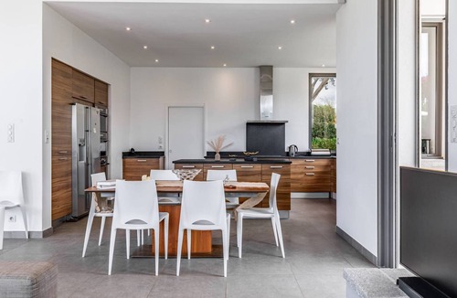 Porticcio House | Villa California - 6 bedrooms, swimming pool with lap lane and beach access on foot