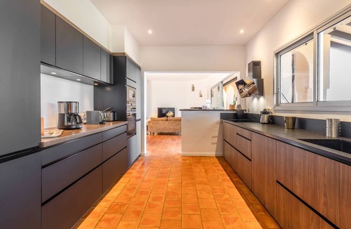 Molini Apartment | VILLA CAMELIA- 5 bedrooms, sea view, swimming pool