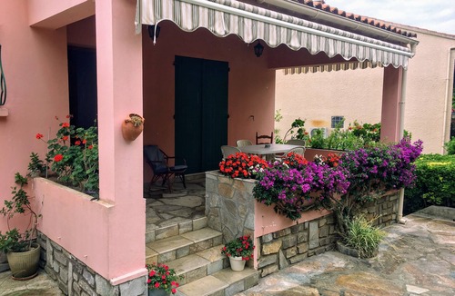 Pietranera House | Villa CASAIOLA facing the sea