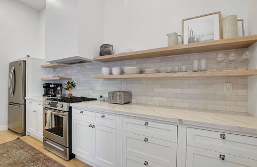 Santa Barbara Villa | Villa Castillo 4 & 5 (2 villa rental) centrally located downtown, A/C, dog allowed